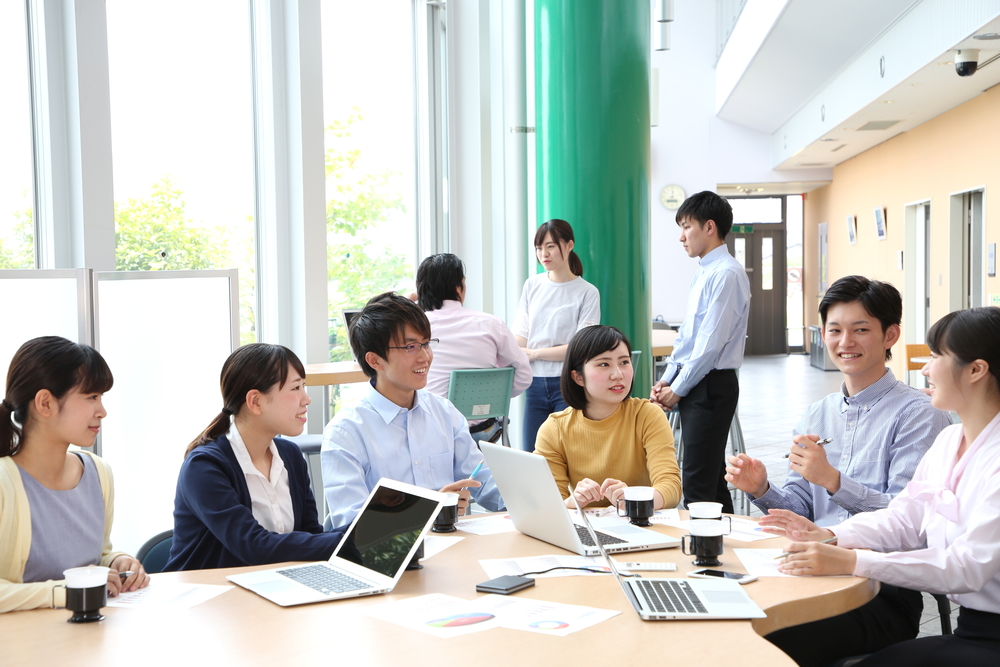 仕事を休めないから転職を決意。成功したら仕事の効率も上がった【20代の転職成功体験談】のイメージ